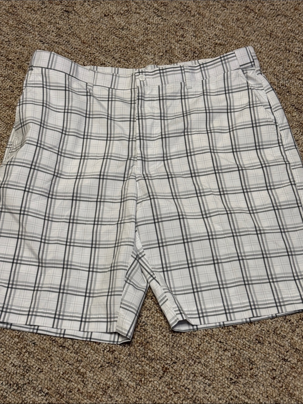 PGA Tour White and Gray Plaid Flat Front Shorts